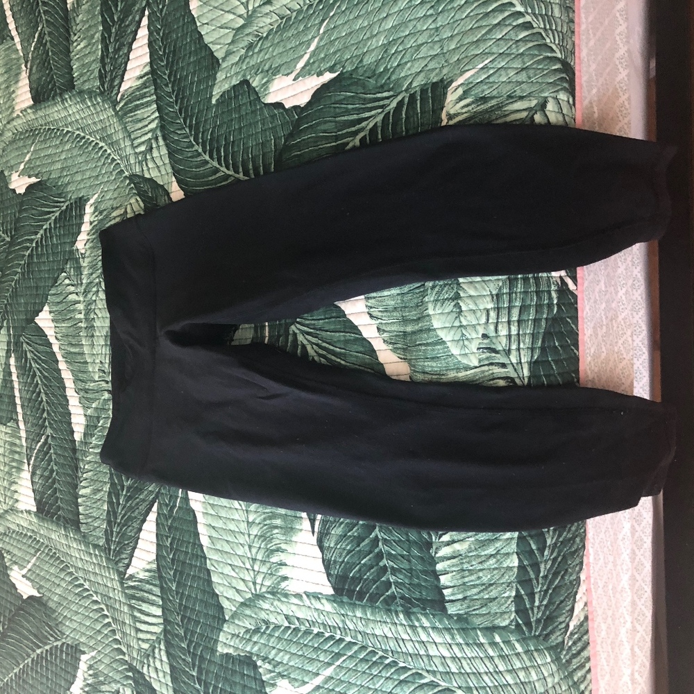 Lulu Lemon Black Crop Leggings